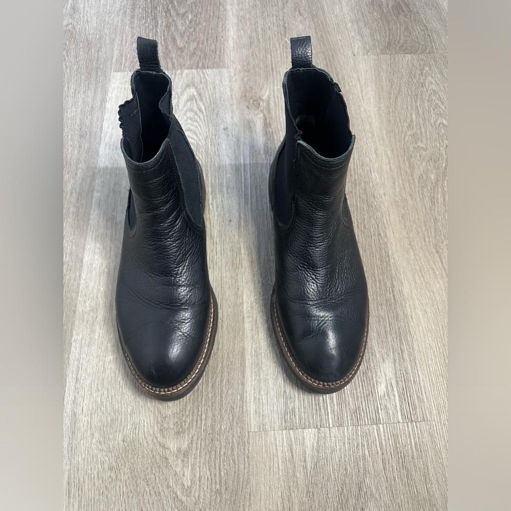 Caslon Miller Water Resistant Chelsea Boot